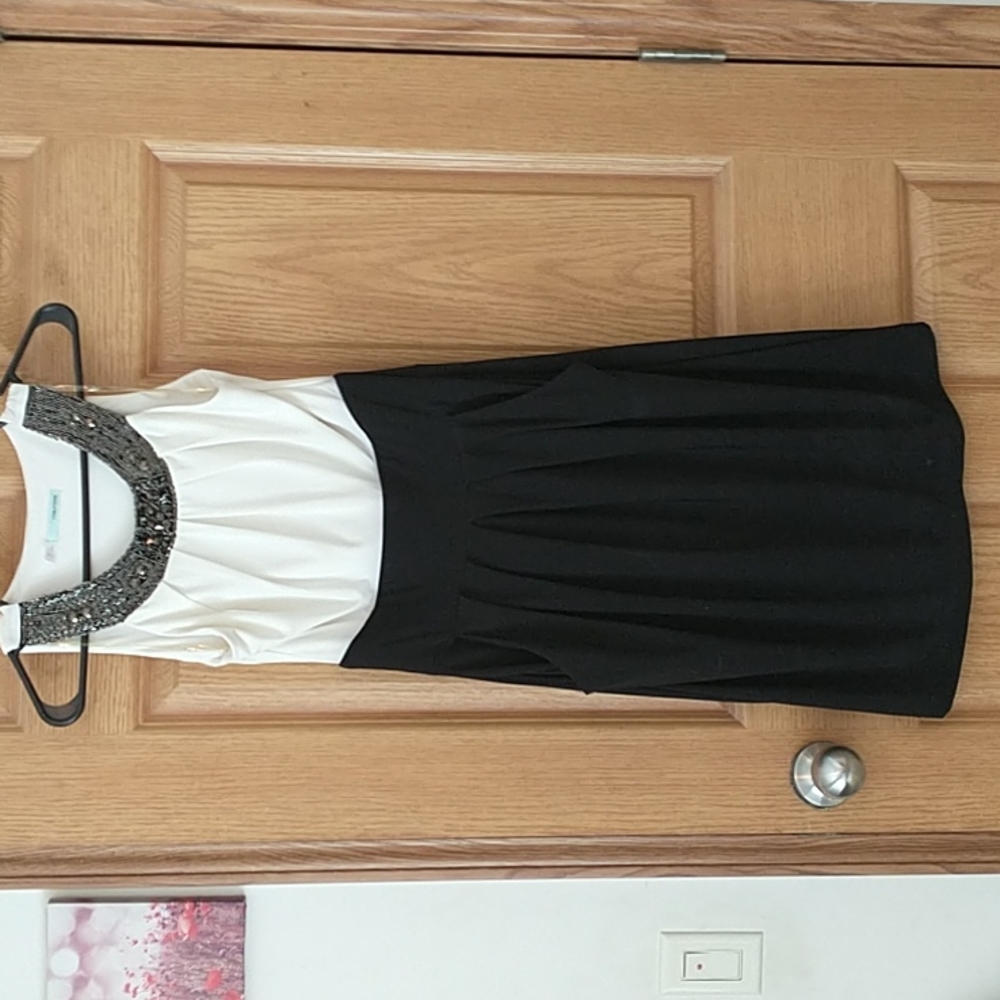 Vintage Black and white Maurices dress with pockets